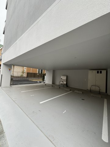 GENOVIA妙典の駐車場
