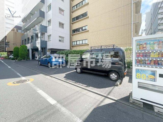 メインステージ浅草橋駅前の駐車場