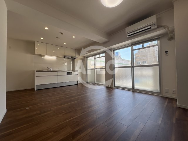扇町亀甲マンション　菅北小学校の居間・リビング|扇町亀甲マンション　リビング