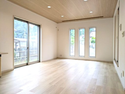 【居間・リビング】 | 山武市埴谷　中古戸建 | おしゃれな居間です