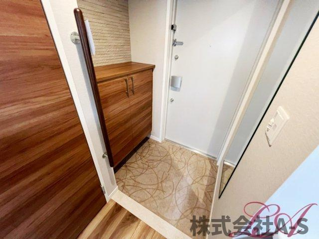ＧＲＡＮＤ　ＥＳＰＯＩＲ　車道の玄関|同間取り画像使用
実際のお部屋と色などが異なる場合がございます。