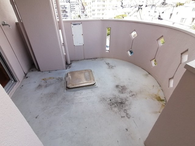 那覇市泉崎２丁目の賃貸マンションのバルコニー