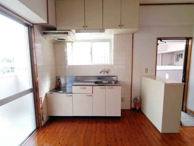 那覇市泉崎２丁目の賃貸マンションのキッチン