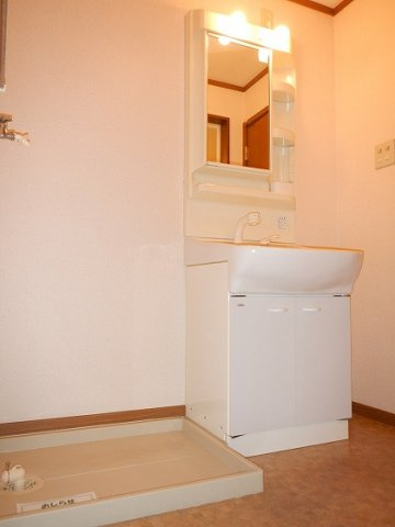 プルミエールの洗面所|明るい洗面所です