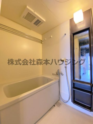 【浴室】 | 　PHOENIX COURT 交野Ⅰ | 落ち着いた空間のお風呂です