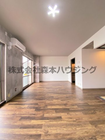 【居間・リビング】 | 　PHOENIX COURT 交野Ⅰ | おしゃれなリビングです