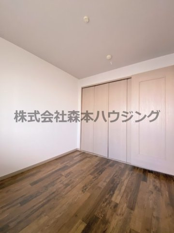 【寝室】 | 　PHOENIX COURT 交野Ⅰ | 落ち着いて過ごせるお部屋なので、寝室にいかがでしょうか