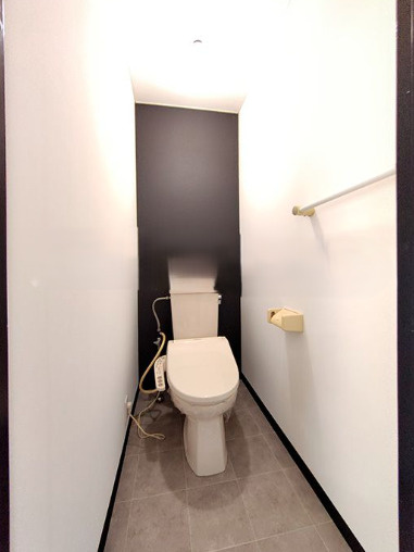 リパーサイド東合川【キャッシュバック対象の物件】のトイレ|落ち着いた色調のトイレです