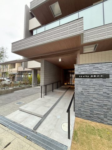 La vita西宮北口のエントランス