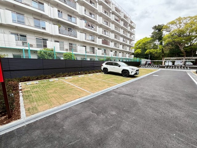La vita西宮北口の駐車場