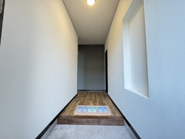 五毛通３丁目戸建の玄関