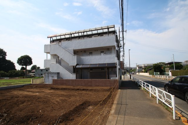 【Blooming Garden】立川市東大和若葉町の外観|小学校徒歩4分・中学校徒歩5分、子育て世帯に嬉しい立地です。