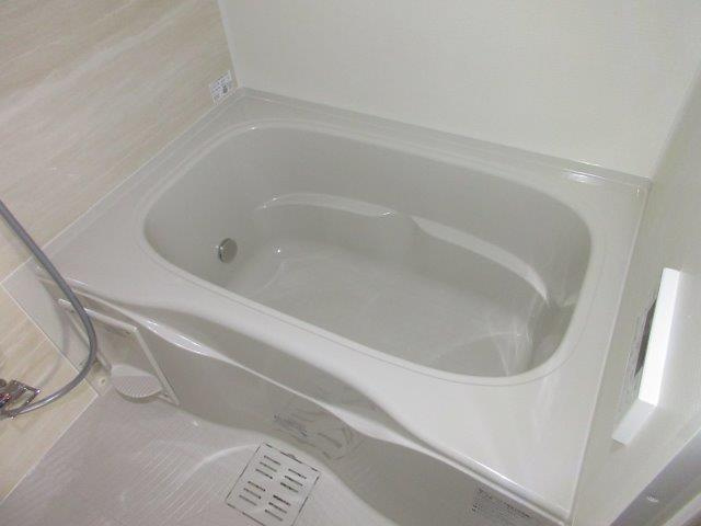 倉敷市八王寺町のアパートの浴室