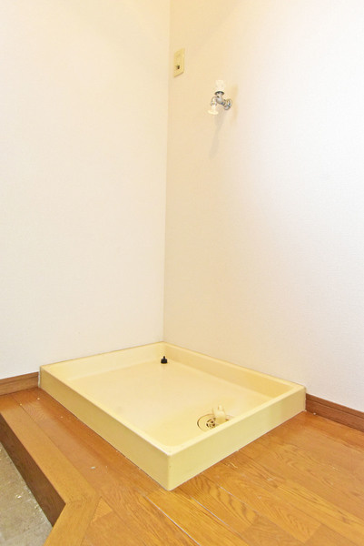 クオーレ前山（仲介手数料無料）の洗面所|コンパクトで使いやすい洗面所