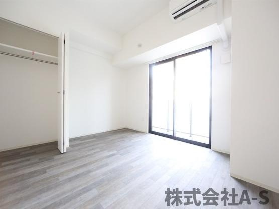 レジデンシア泉Ⅰの居間・リビング|同間取り画像使用
実際のお部屋と色などが異なる場合がございます。
