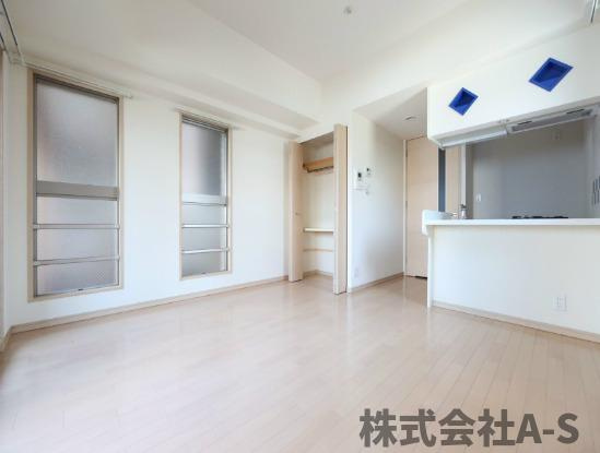プレサンス新栄デコールの居間・リビング|同間取り画像使用
実際のお部屋と色などが異なる場合がございます。