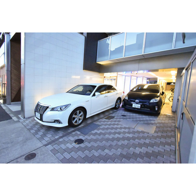パラッツォ・スペチアーレの駐車場|駐車場に車を止められます