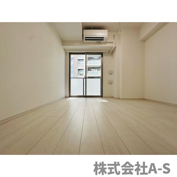 ディアレイシャス大須観音Ⅲの居間・リビング|同間取り画像使用
実際のお部屋と色などが異なる場合がございます。