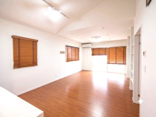 福岡市早良区野芥6丁目　中古戸建の居間・リビング|CGにより荷物を消去しております。現況優先