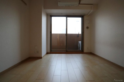 【内装】 | プレサンス名古屋STATIONビーフレックス | 明るい色調の室内です