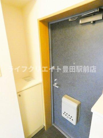 日野旭が丘ハイデンスBの玄関