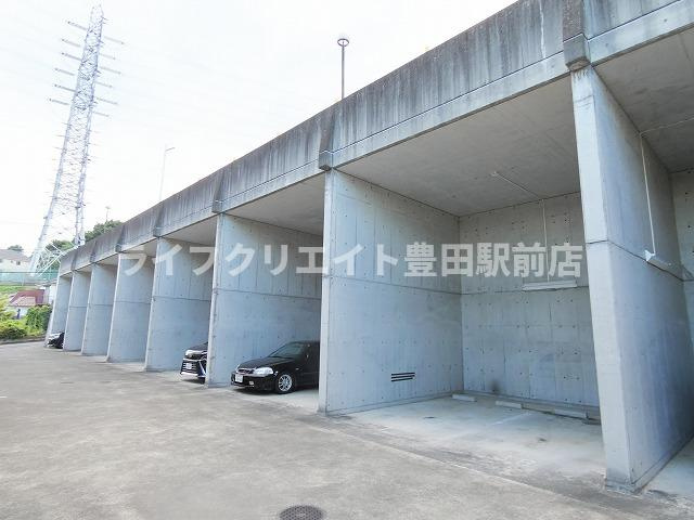 日野旭が丘ハイデンスBの駐車場