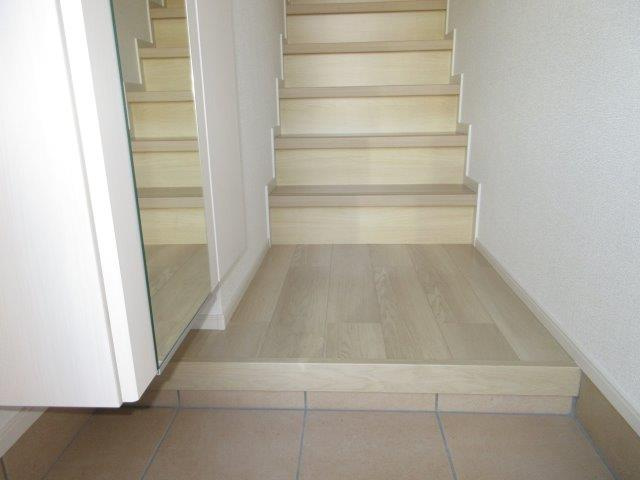 倉敷市八王寺町のアパートの玄関