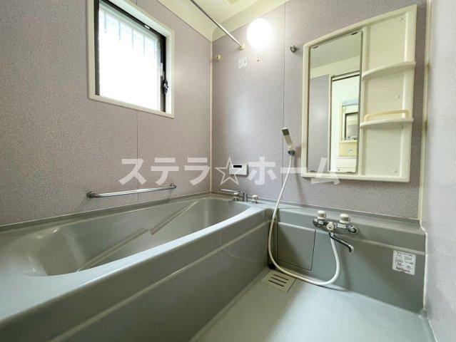 塚本5 中古戸建の浴室|ゆったり過ごせるお風呂です