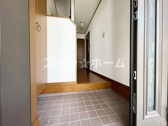 塚本5 中古戸建の玄関|きれいな玄関です