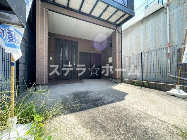 塚本5 中古戸建の駐車場|駐車場に車を止められます