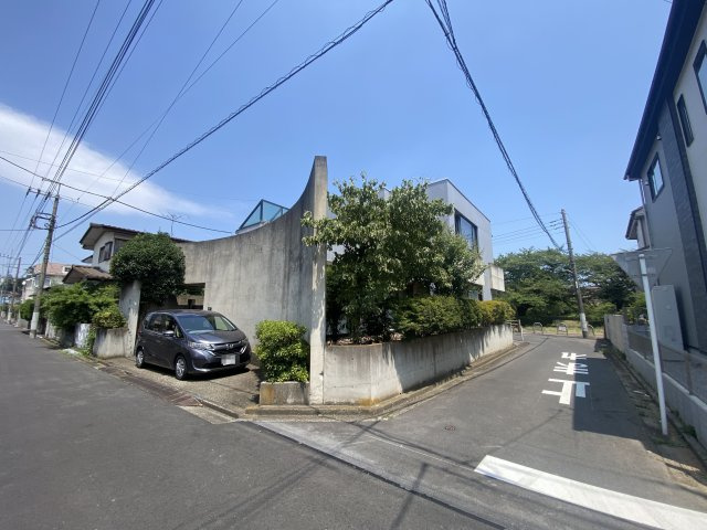 中古戸建　所沢下安松の前面道路含む現地写真