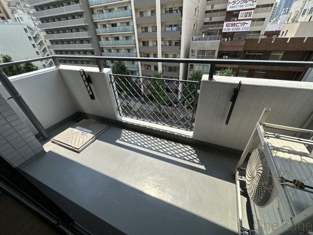 サクシード南森町のバルコニー