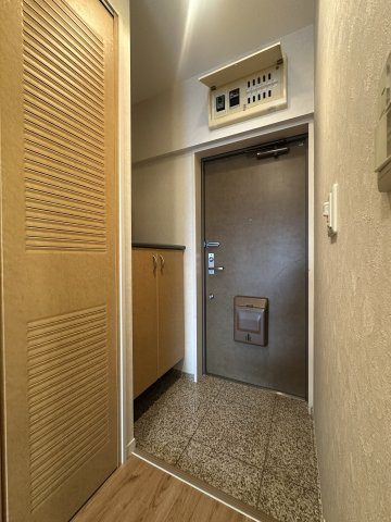 川崎市多摩区中野島５丁目の賃貸マンションの玄関