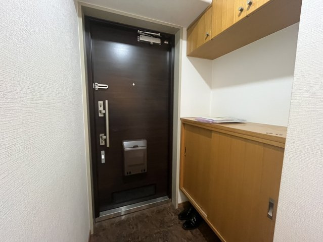 コスモワンダータウンの玄関