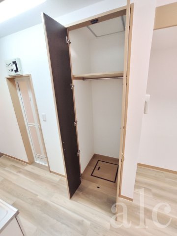 ラ・セルジュ新宿落合の設備|居室以外にも収納！見せたくないお荷物はこちらに