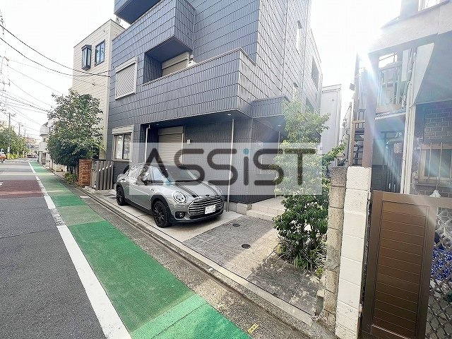 スカイキューブ武蔵小山の駐車場