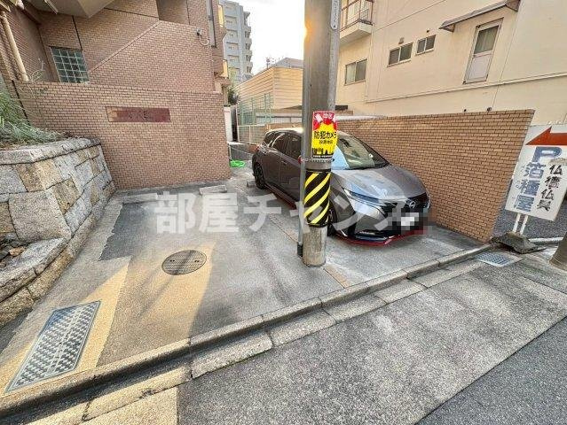 YK50の駐車場