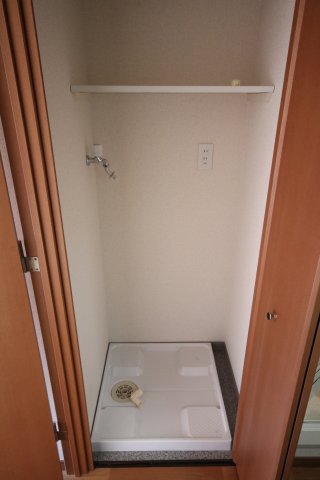室内洗濯機置場です。（※別室写真参照）