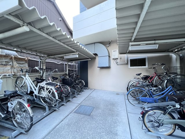 【駐車場】 | ラピスラズリ