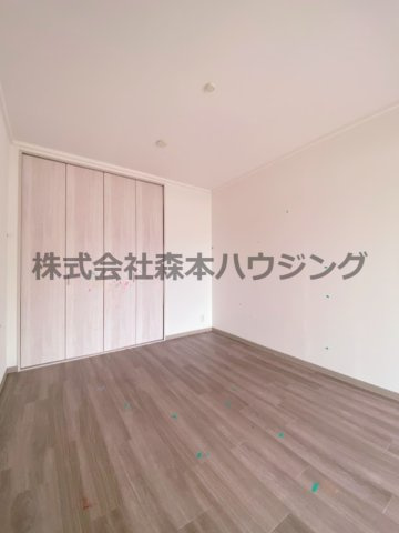 【洋室】 | 　PHOENIX COURT 交野Ⅰ | 広々とした洋室です
