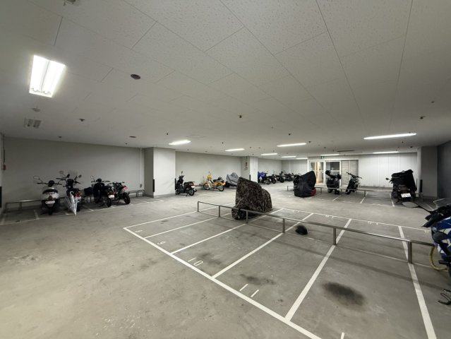 シティタワー神戸三宮の駐車場