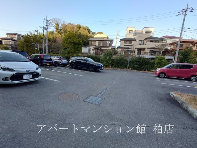クレストフォルム柏サウスウイングの駐車場|※別号室参考写真です ※現況優先