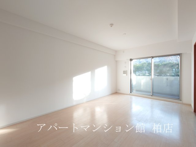 クレストフォルム柏サウスウイングの居間・リビング|※別号室参考写真です ※現況優先