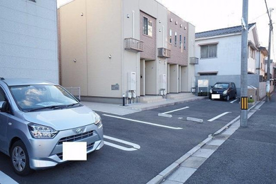 【駐車場】 | サニーガーデンＥ | 駐車場完備です