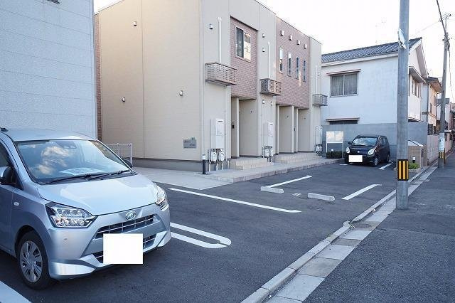 【駐車場】 | サニーガーデンＥ | 駐車場完備です