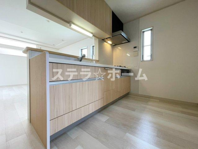 茨田大宮3 中古戸建のキッチン|キッチンでお料理をお楽しみください