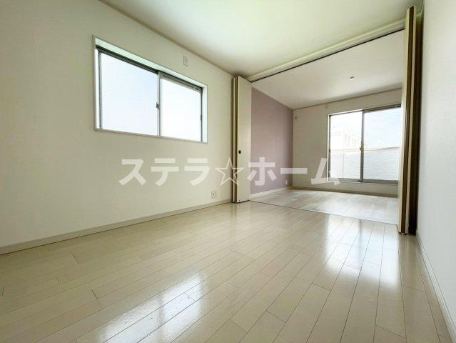 茨田大宮3 中古戸建の洋室|スタンダードな洋室です
