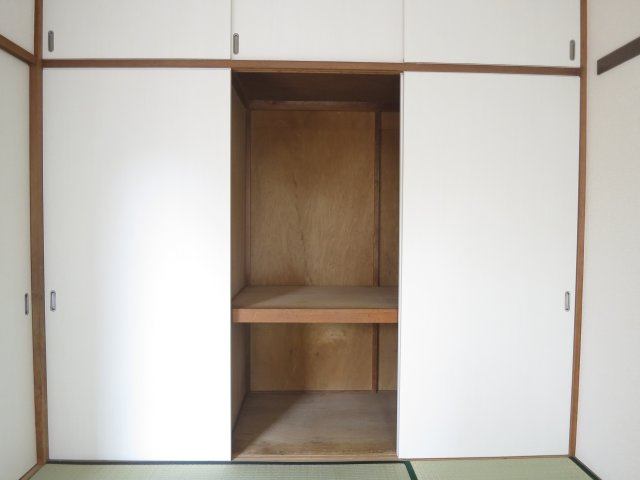 アベニュー山手台の収納|和室　押入　※現況優先