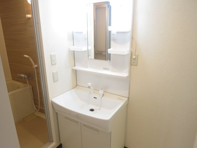 アベニュー山手台の洗面所|※現況優先