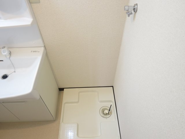 アベニュー山手台の設備|室内洗濯機置場　※現況優先